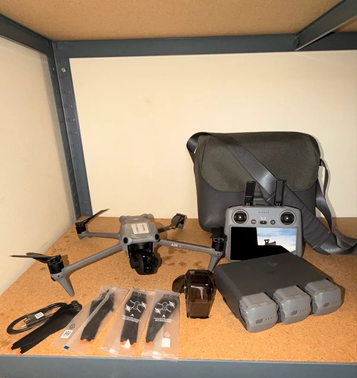 Drone DJI Air 3 Combo Fly More Controle com Tela - Foto 6