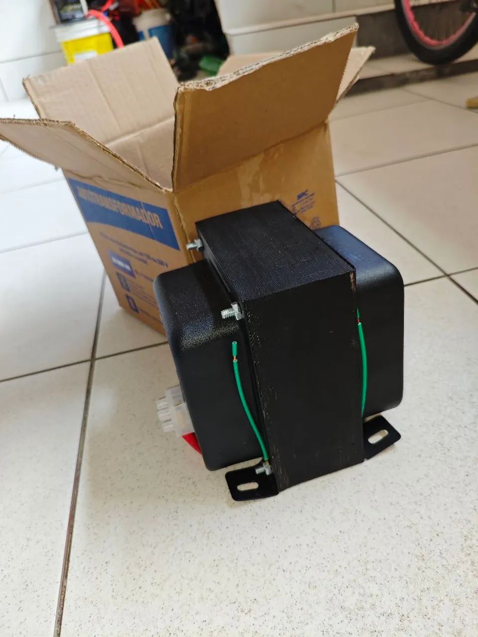 Vendo um transformador 10.000 VA de potência 