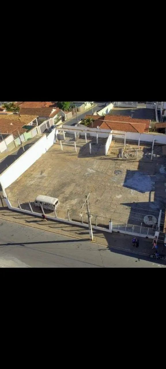 TERRENO COM CASA NO CENTRO DE TRÊS PONTAS MG 