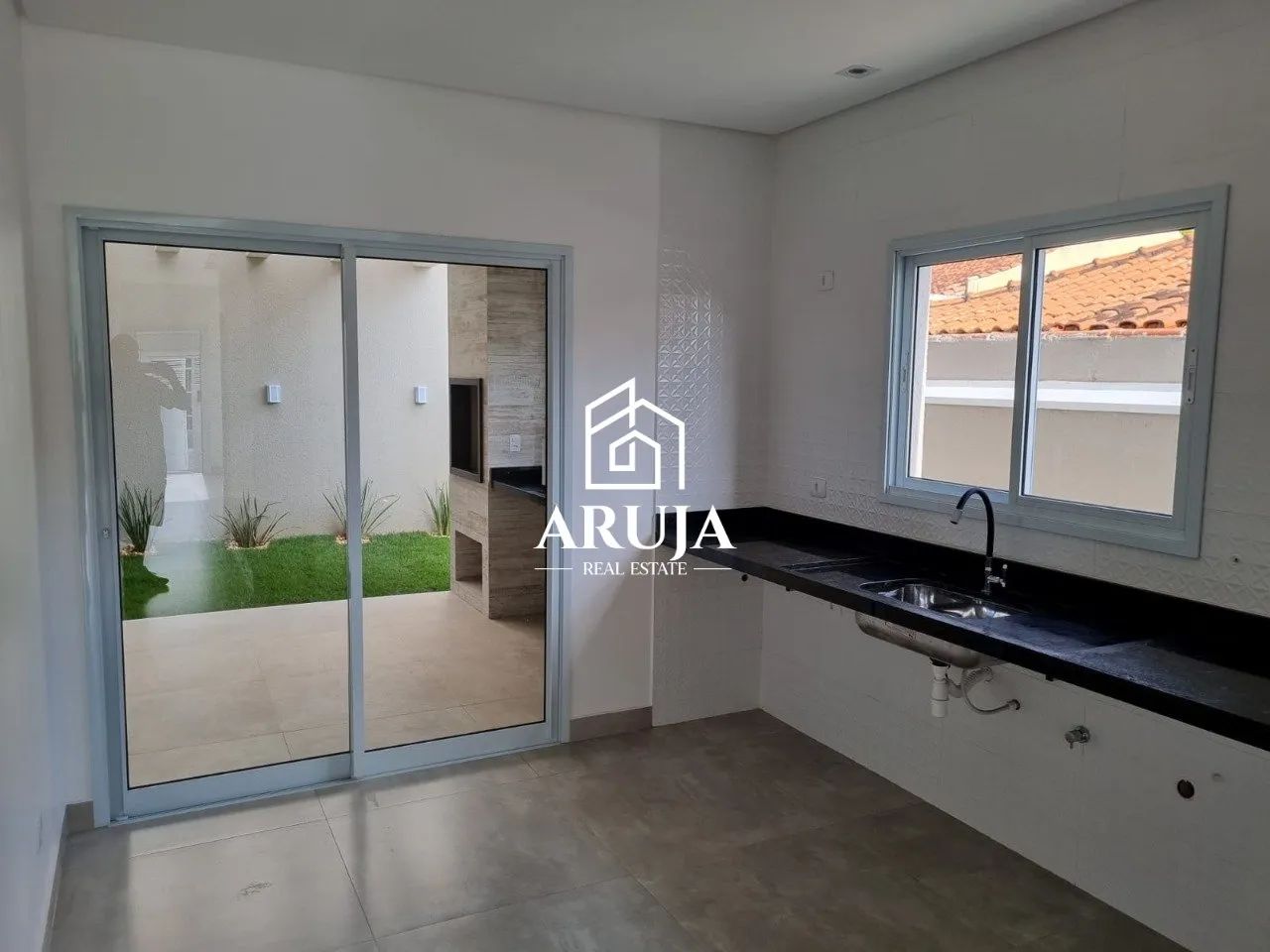 Casa no Amaro Franco com 3 Dormitórios, 1 Suíte e 2 Vagas - Foto 2