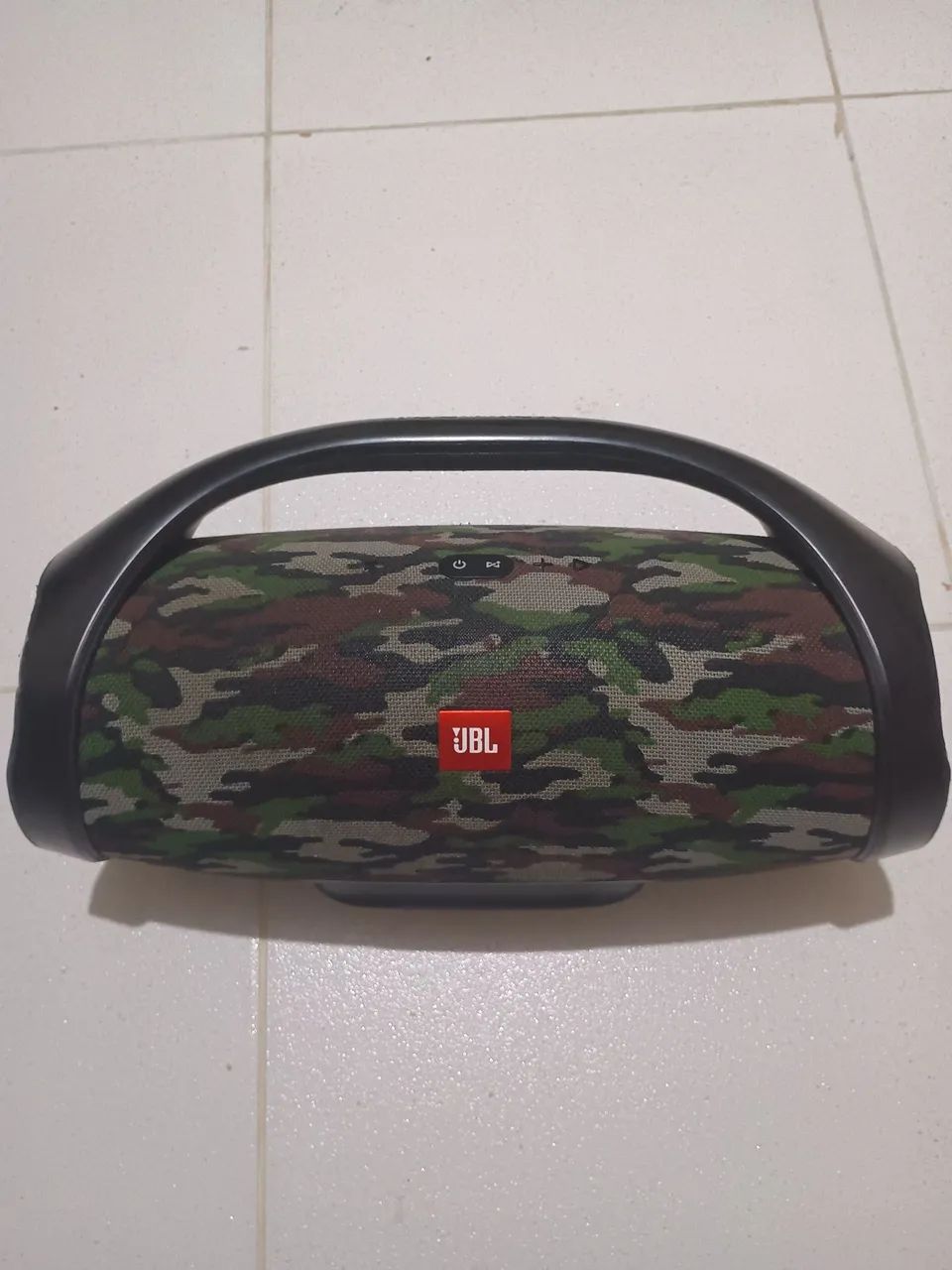 Caixa JBL Boombox