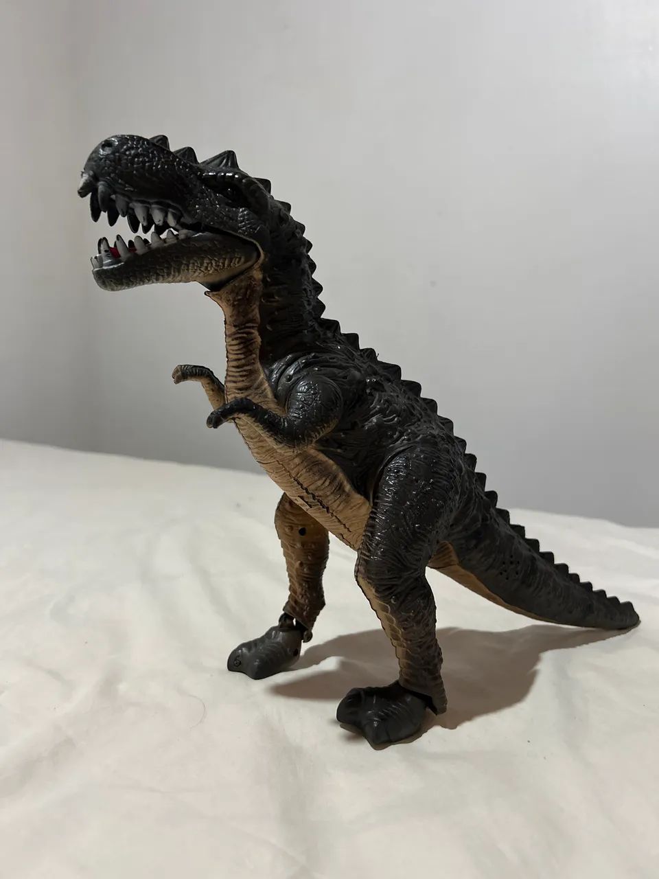 Dinossauro de brinquedo  - Foto 2