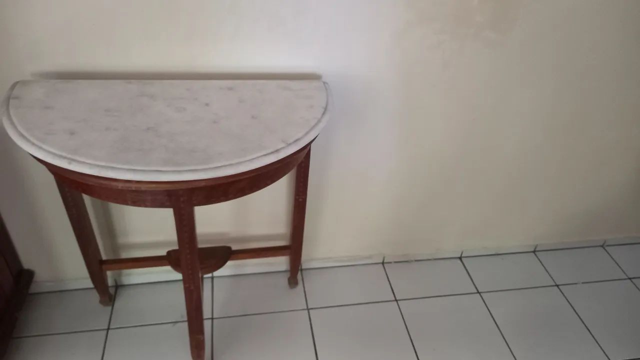 Mesa de canto 