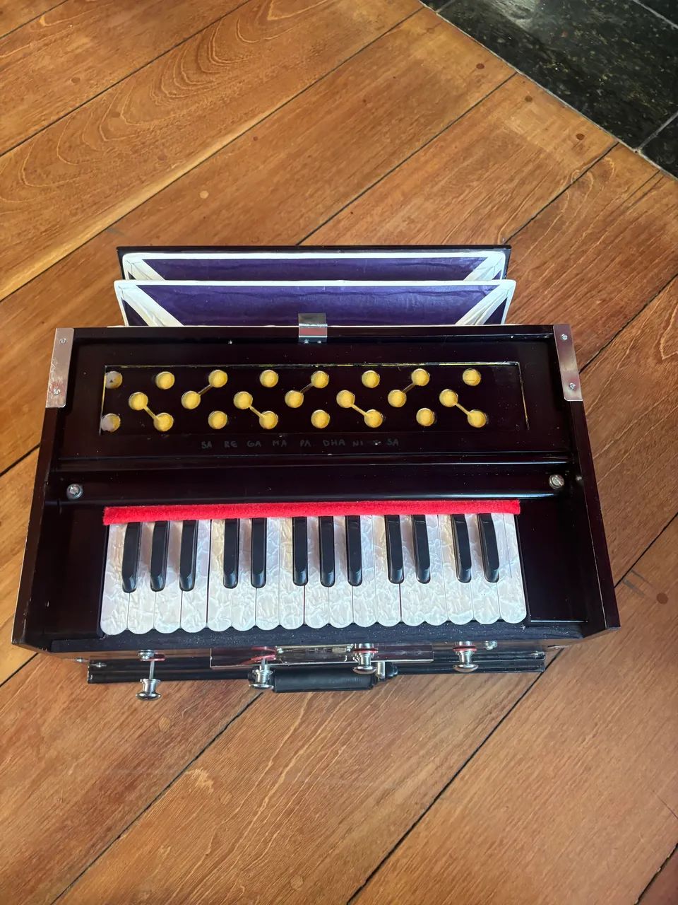 Harmonium Indiano 2½ Oitavas - Afinado e Muito Bem Conservado - Foto 5