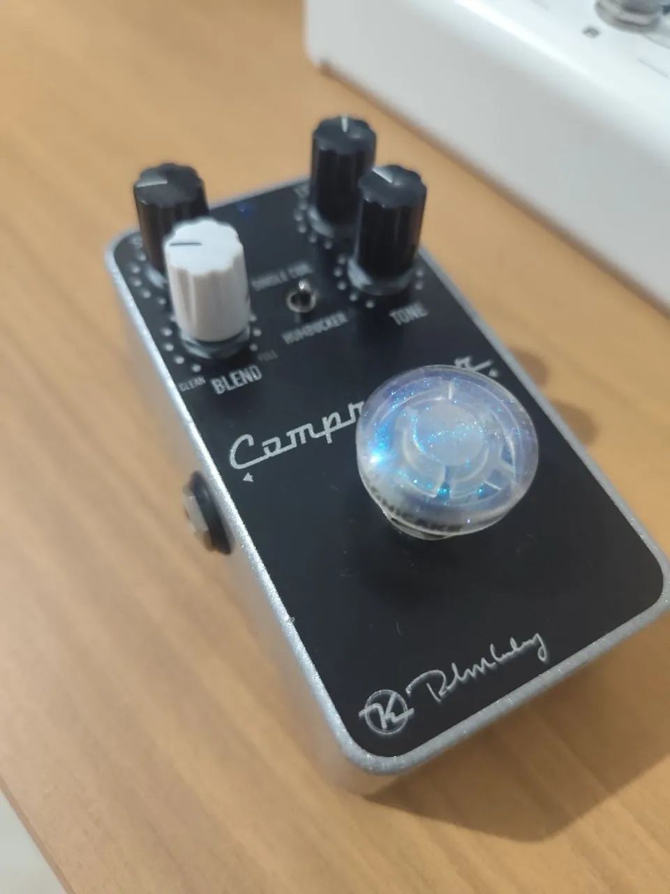 Pedal compressor de guitarra Keeley.