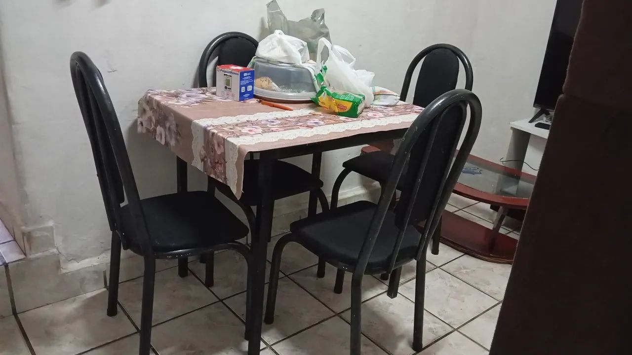 Mesa de 4 cadeiras  - Foto 2
