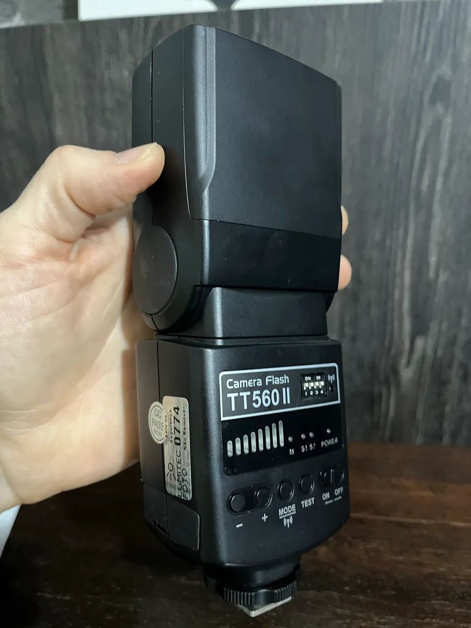 FLASH TT560 II + CARREGADOR + 4 PILHAS RECARREGÁVEIS