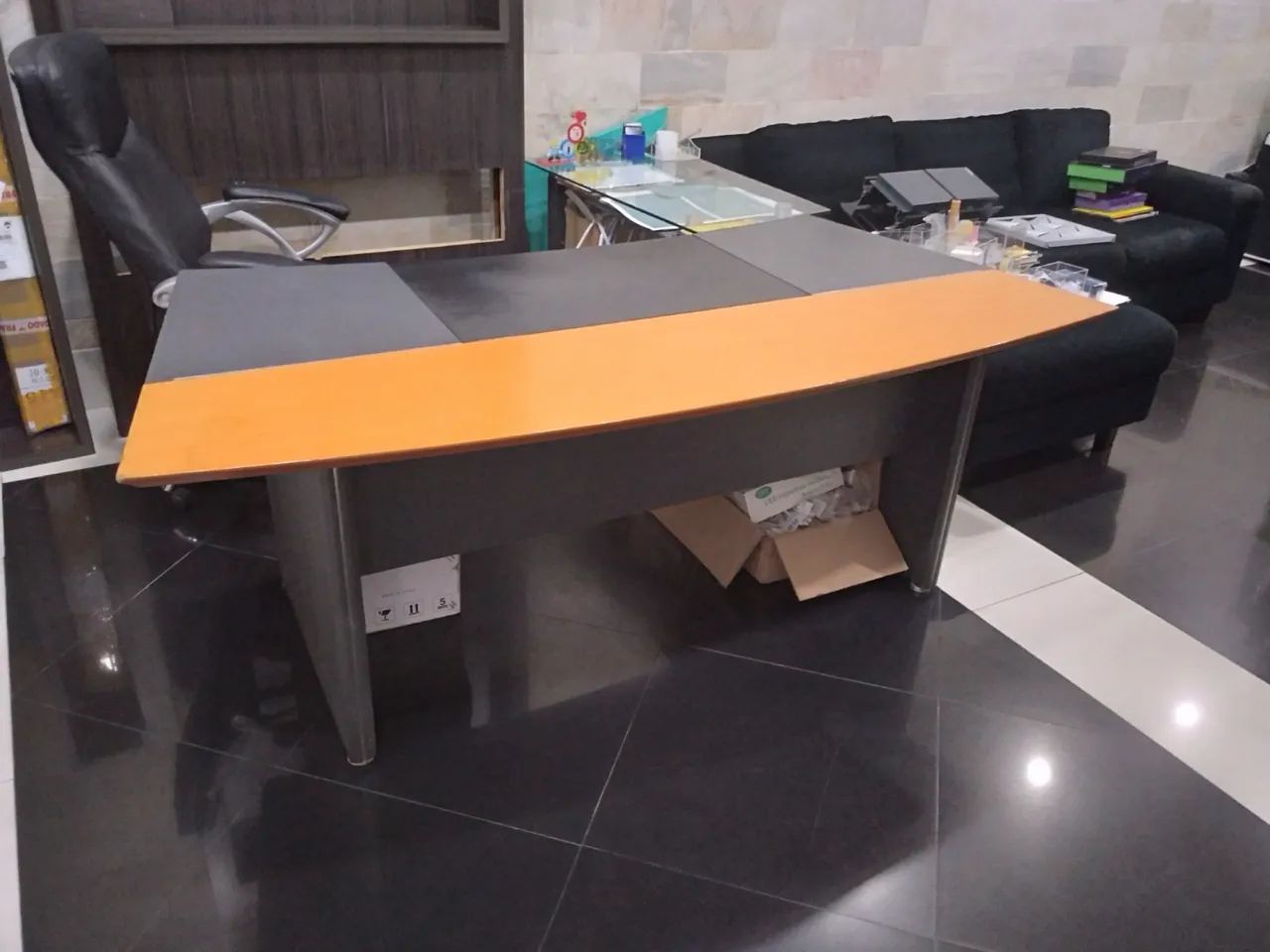 Mesa Moderna Elegante de Escritório