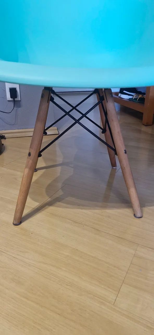 Cadeira Charles Eames com Braços Sillon-Daw Verde Menta Tiffany - Foto 4