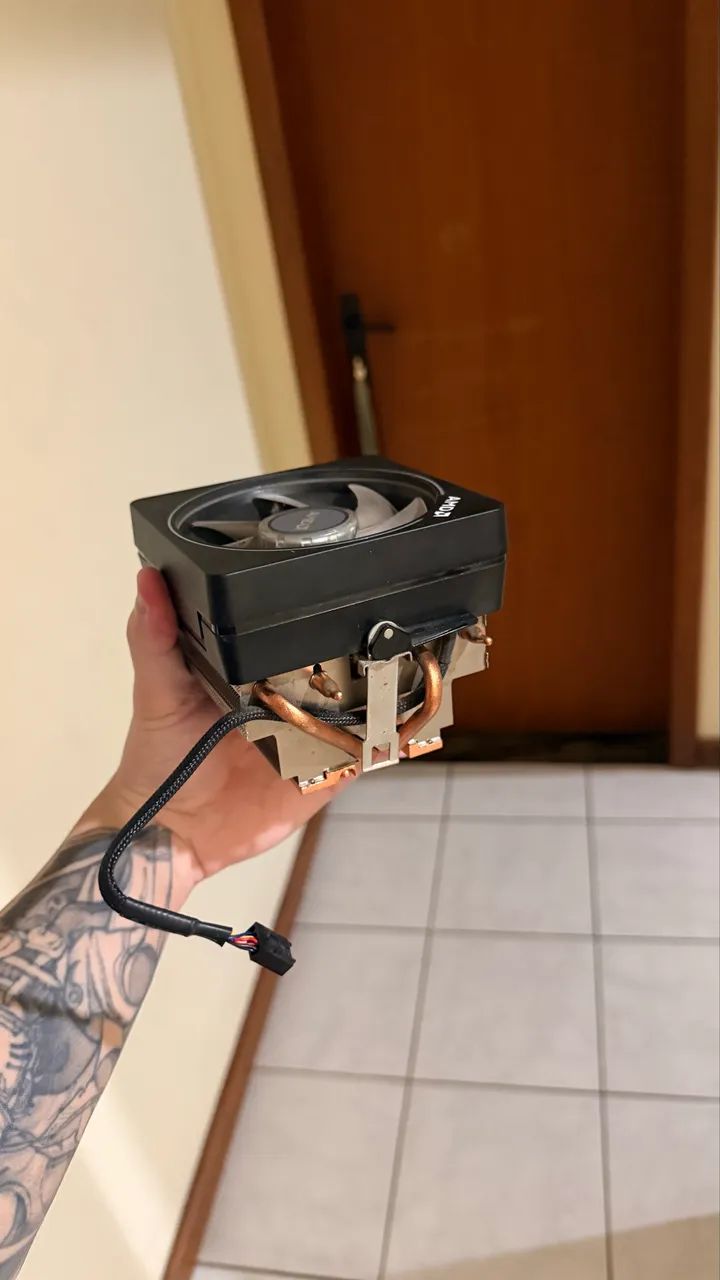 AMD Ryzen 7 3700X + Cooler Wraith Prism Original - Foto 3
