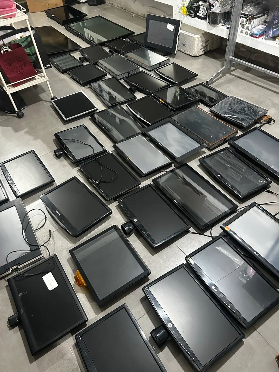 Lote de Monitores Variados - Foto 2