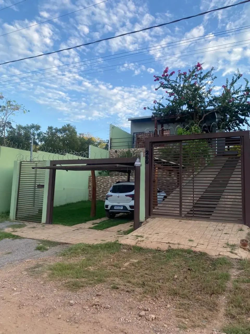 Casa terre espaçosa a venda em Bonito MS