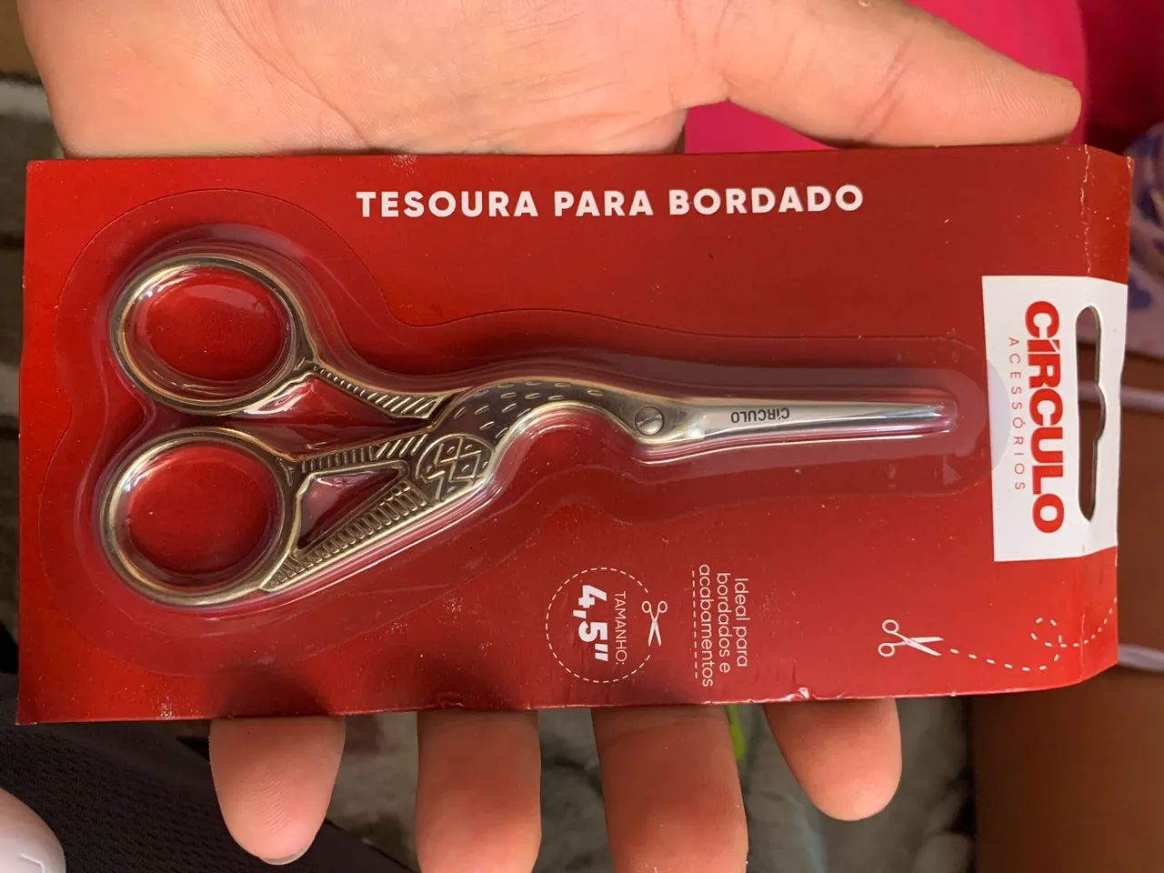 Tesoura para bordado