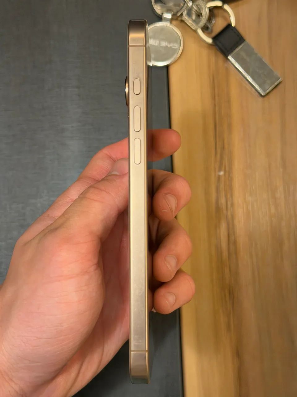 iPhone 16 pro max- Excelente estado Bateria 100% - Foto 4