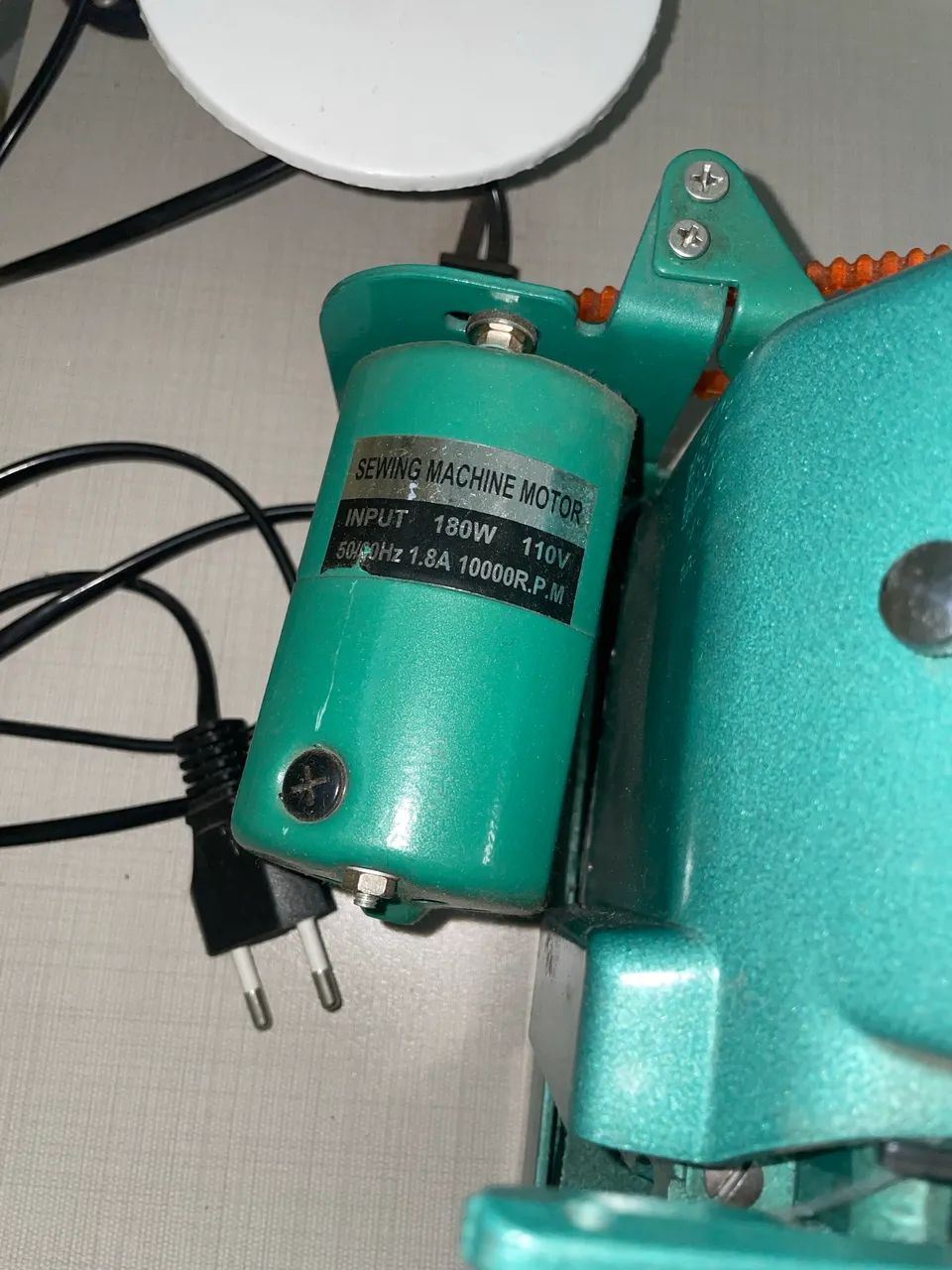 Vendo máquina Overlock Mercury 110v  - Foto 3