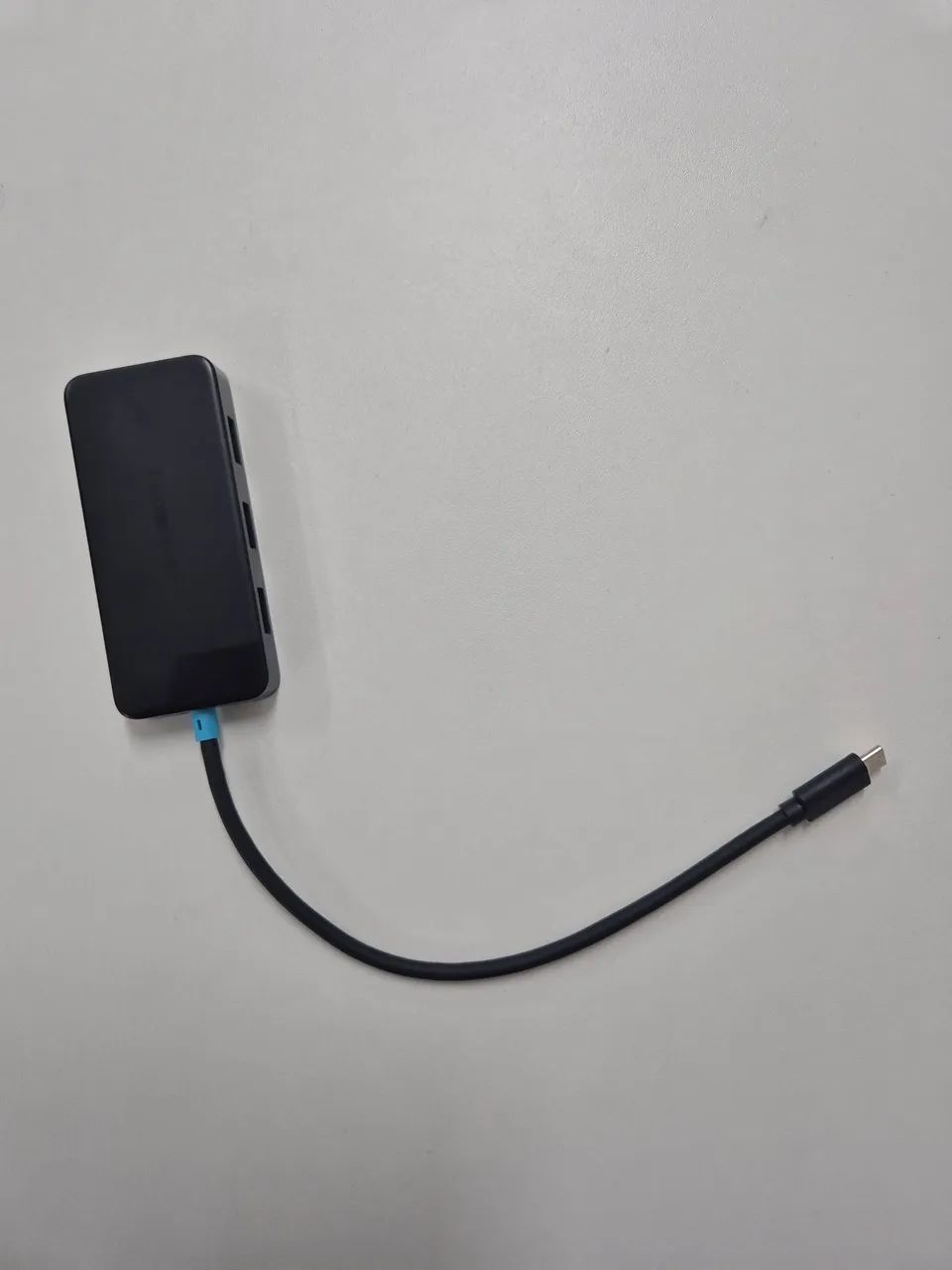 Hub USB-C com saida de vídeo para até dois monitores