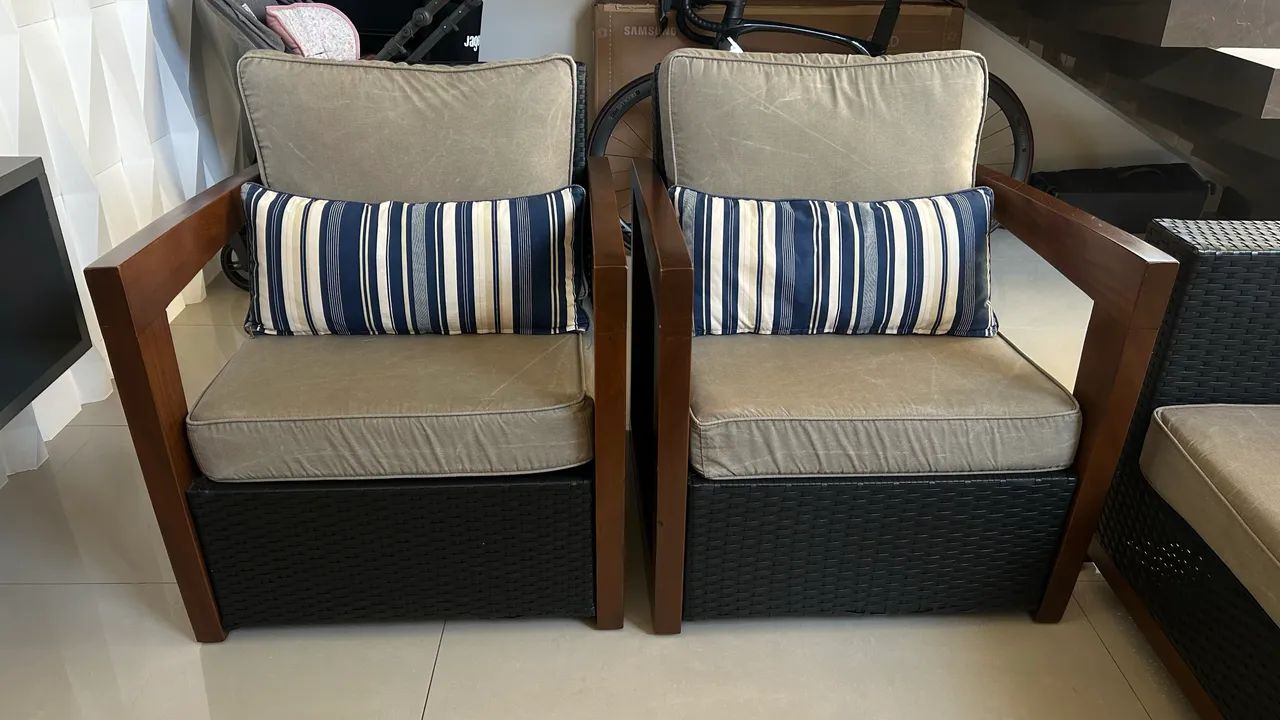 Sofá fibra e alumínio área externa com mesa e poltronas - Foto 3