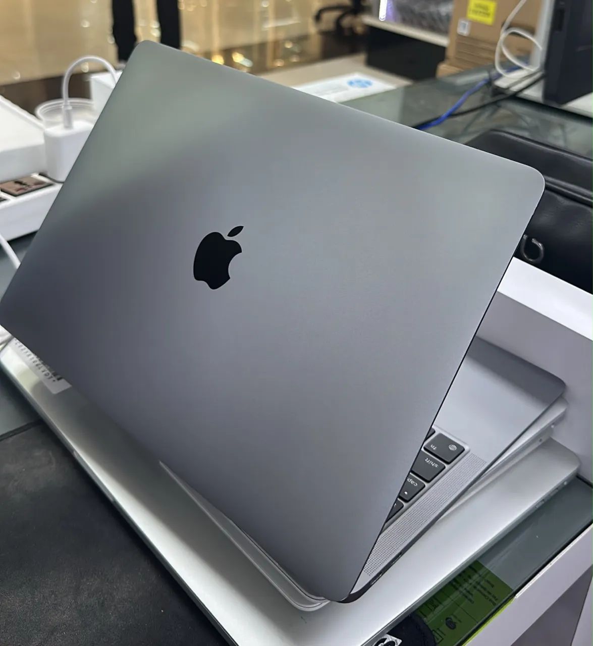 MacBook Air M1 256GB スペースグレー MacBook Air M1 8/256gb space gray - Notebooks - Pagani, Palhoça