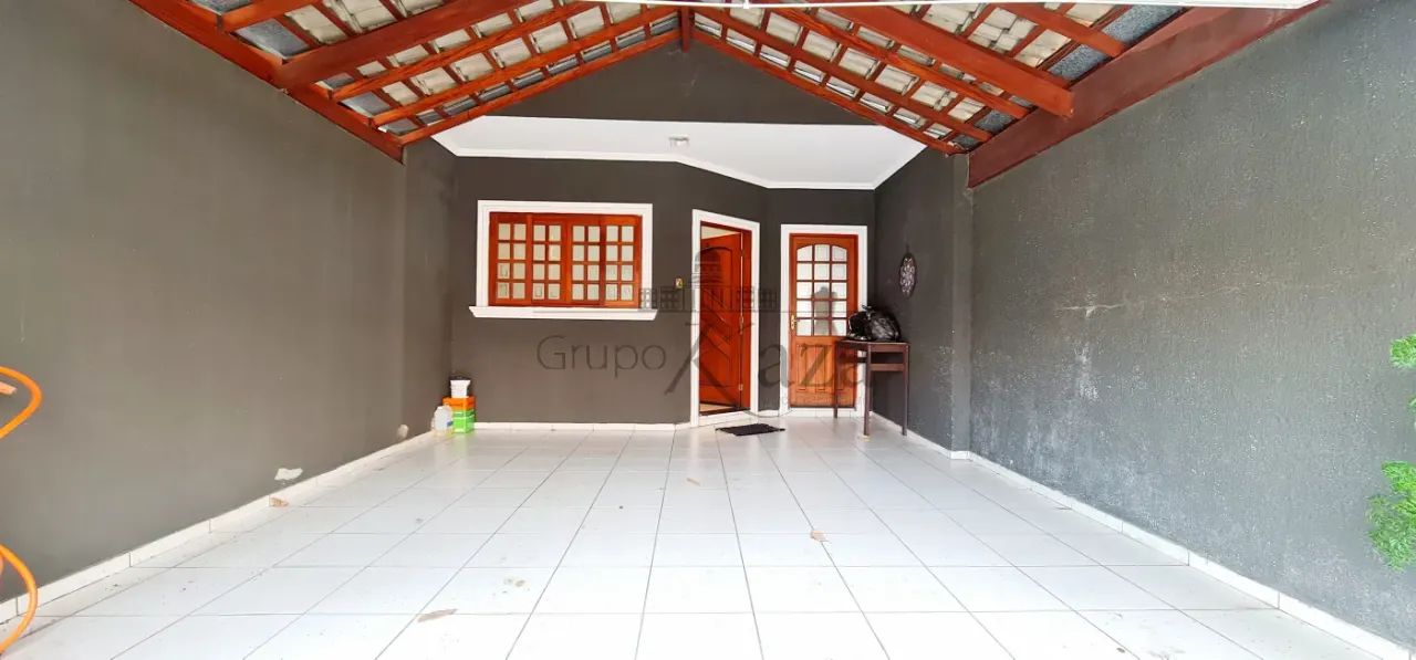 Oportunidade - Casa - Bosque dos Eucaliptos - 3 Dormitórios - 131m².