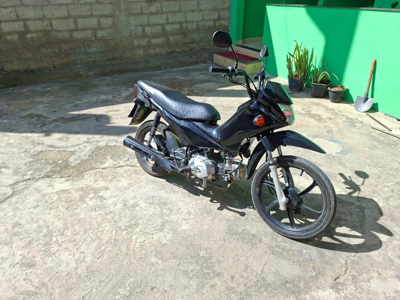 Pop 110i bem conservada 