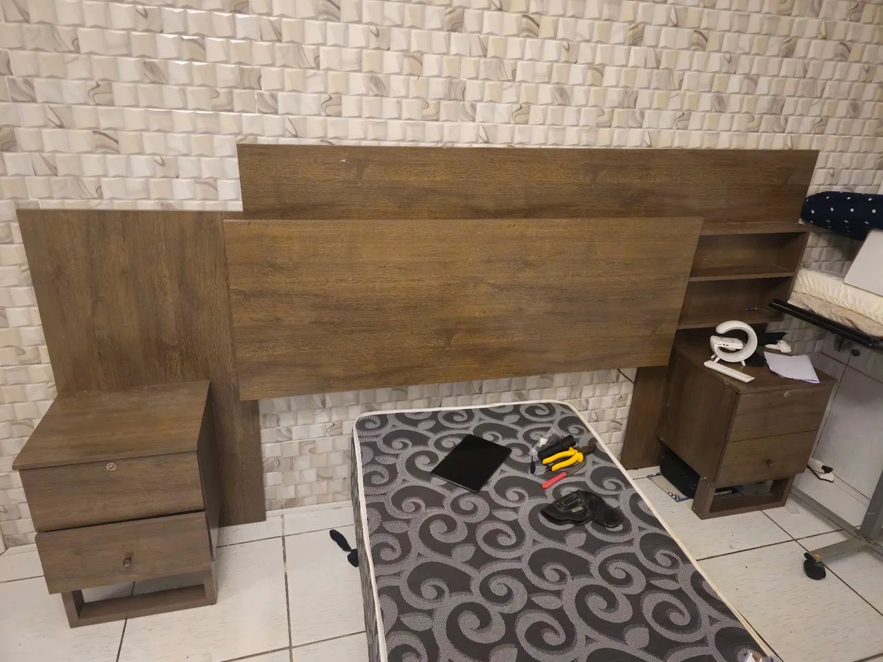 Cabeceira de cama queen com tomada - Foto 5