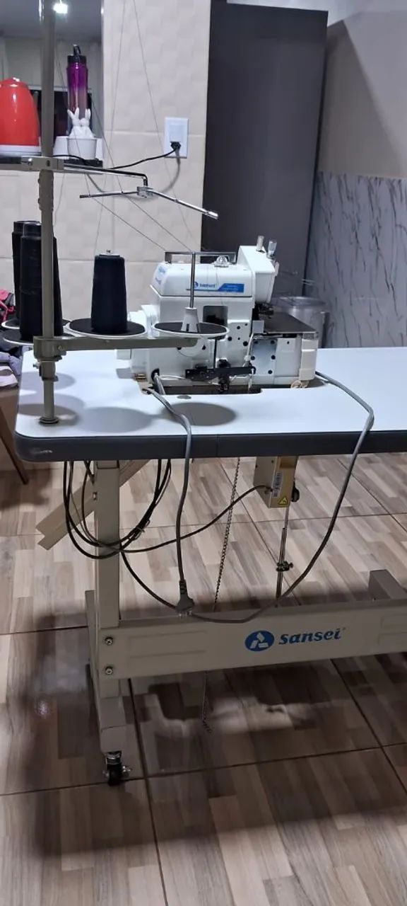 Vende-se máquina orverlock - Foto 4