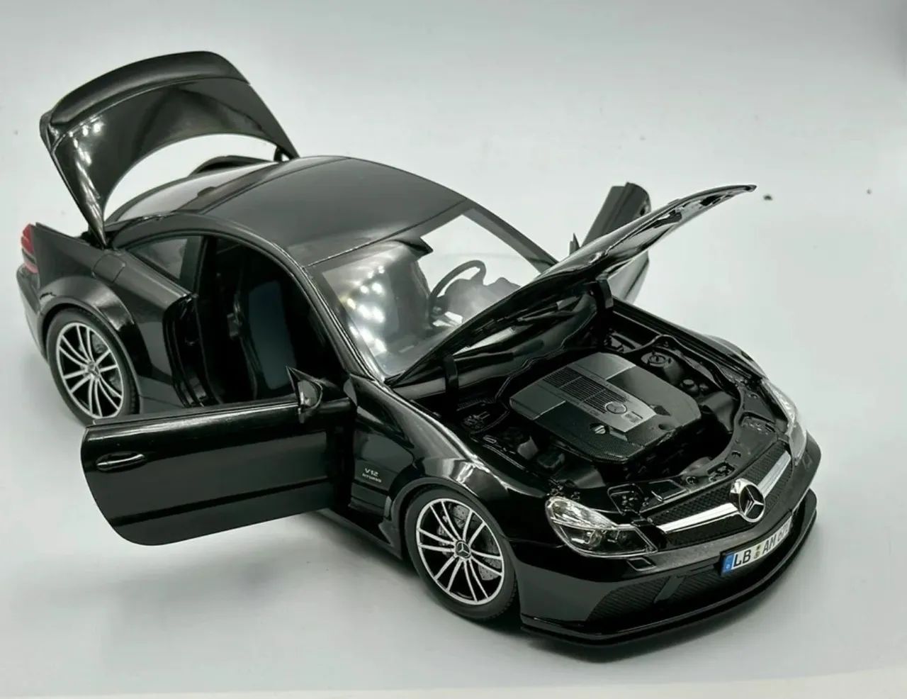 ミニカー Mercedes-Benz SL65 AMG Black Series1/18 Miniatura 1:18 minichamps raríssima mercedes sl65 black séries v12