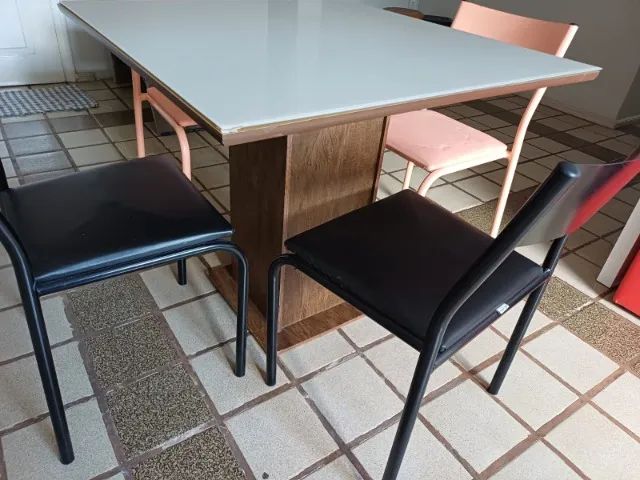 Mesa com 4 cadeiras - Foto 4
