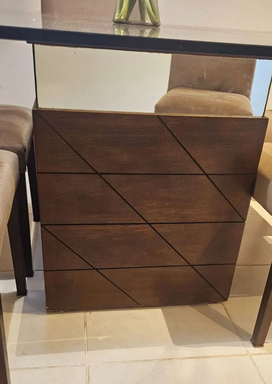 Mesa de jantar com 8 lugares super conservada - Foto 4