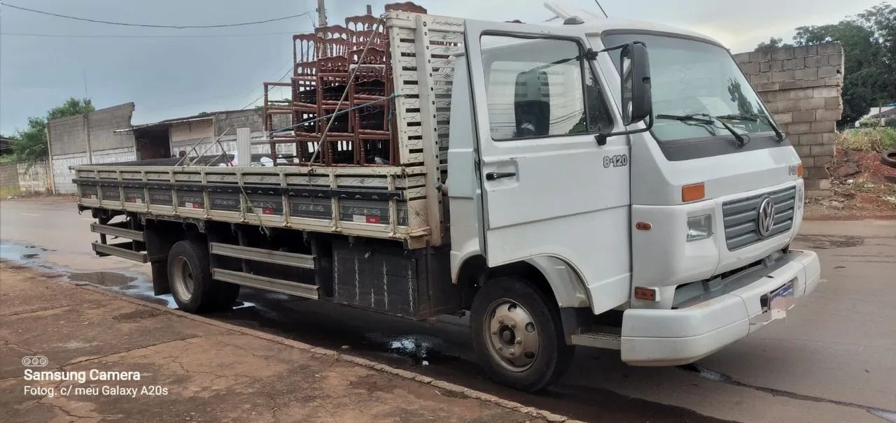 Caminhão VW 8.120 