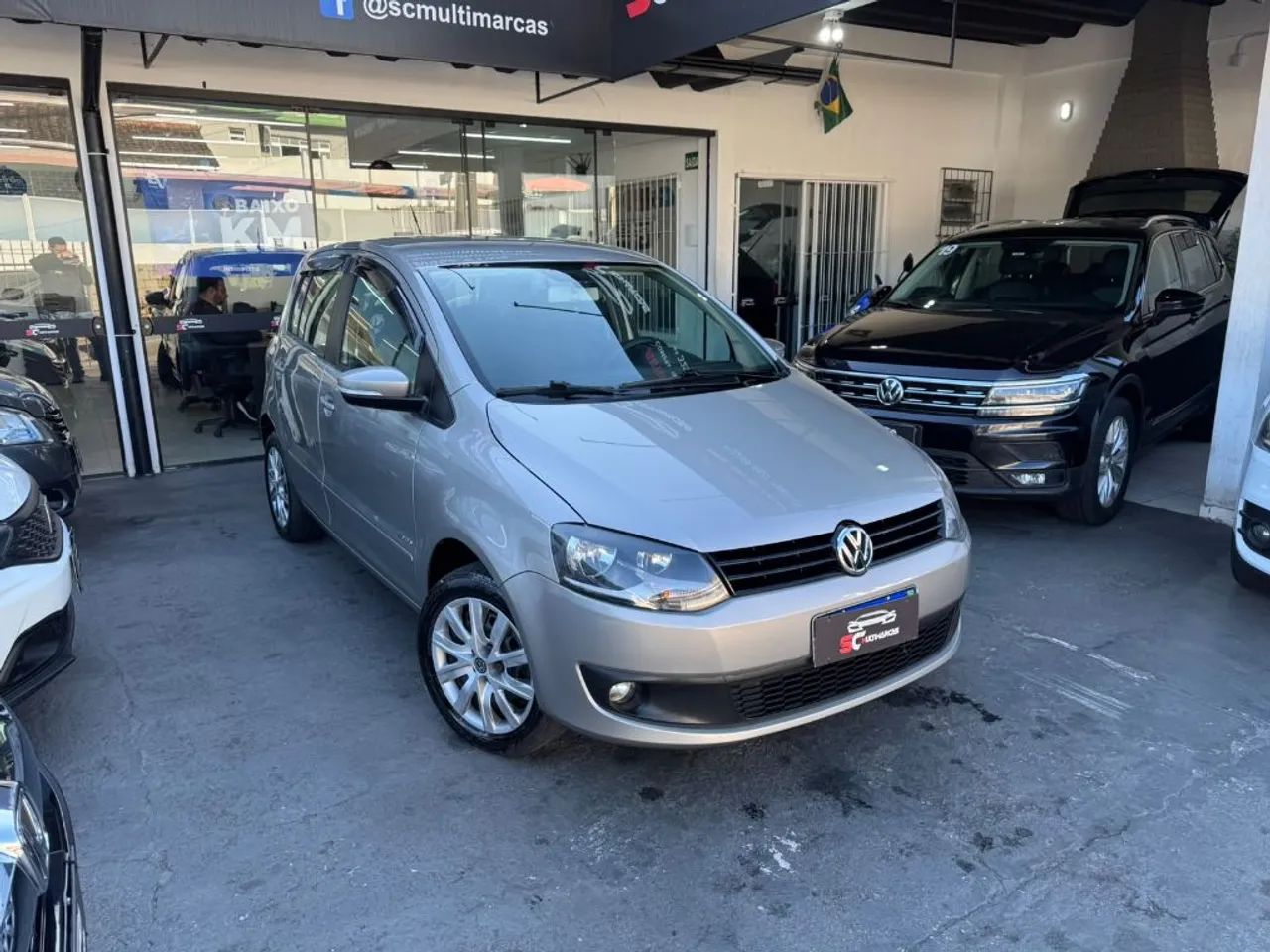 Volkswagen Fox 1.0 MI Total Flex 8V 5P 2013 - Foto 2