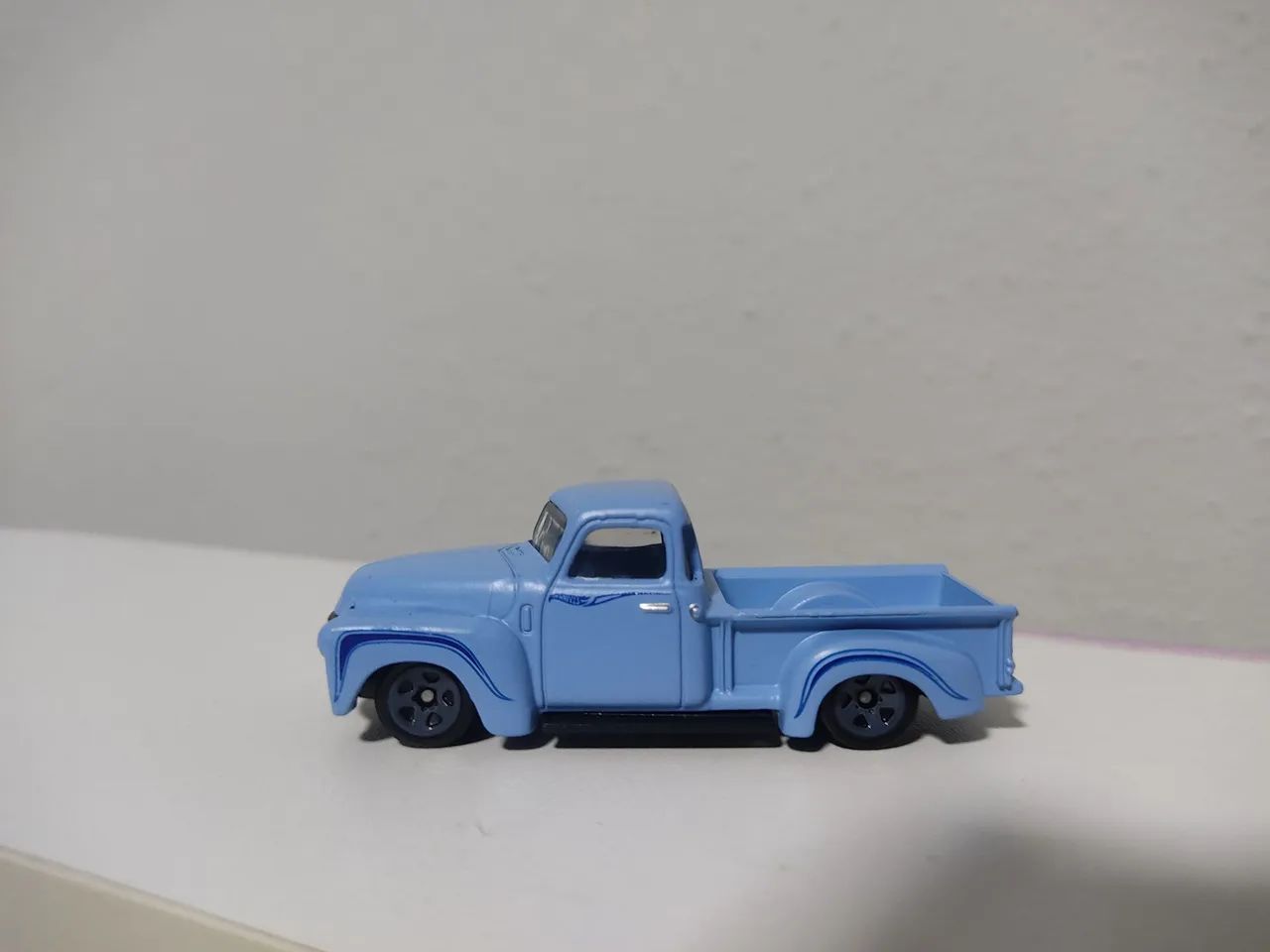 HOT WHEELS 52 CHEVY TRUCK 