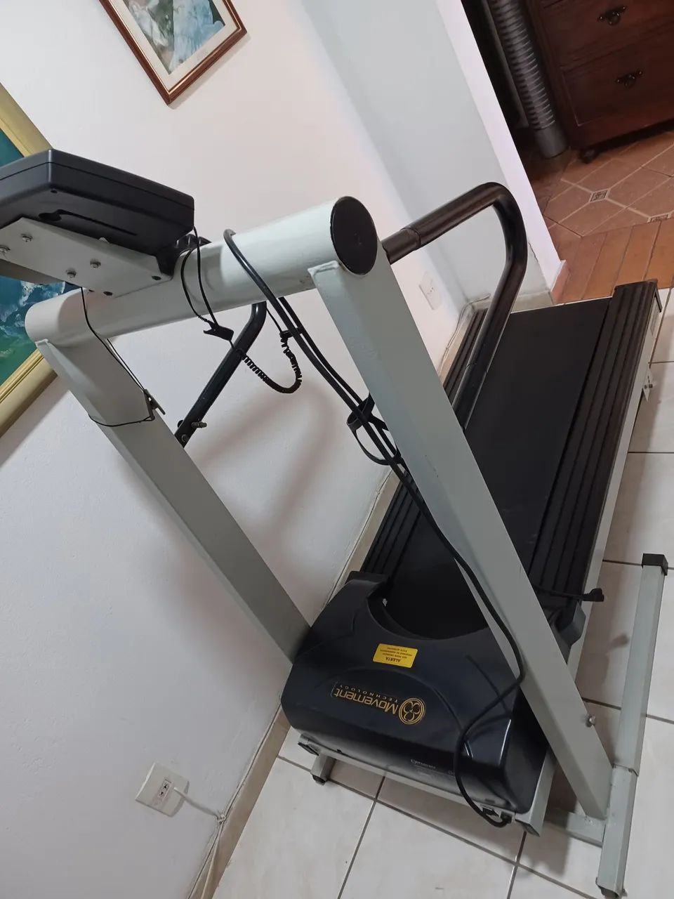VENDO ESTEIRA  ERGOMÉTRICA MARCA MOVEMENT 