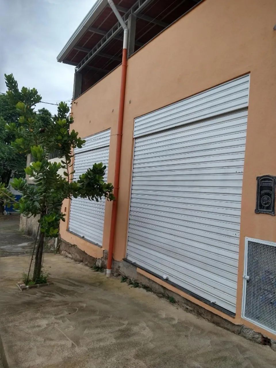 Loja Espaçosa para Locação - Bairro Letícia,