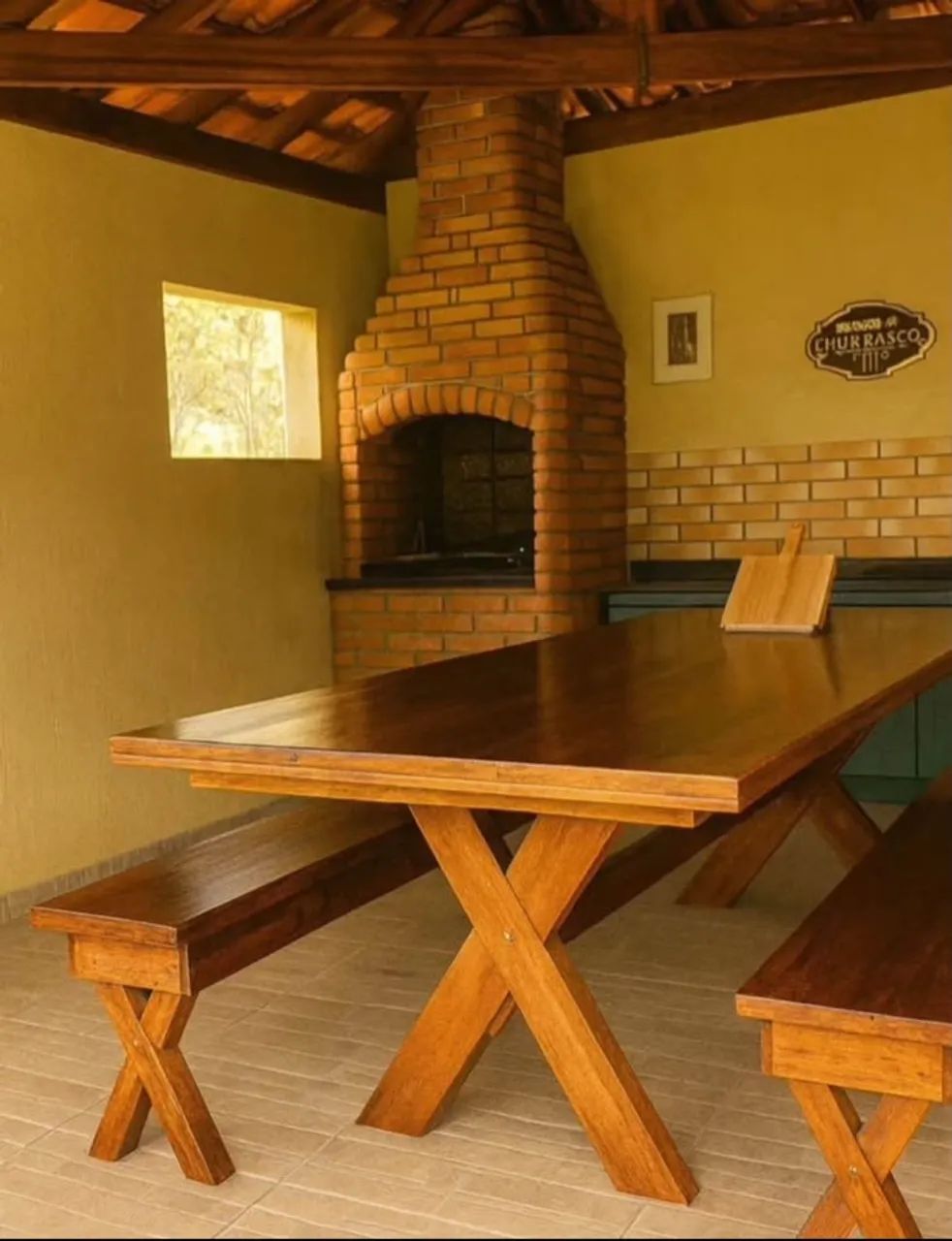 Mesa rústica de madeira com bancos maciça 