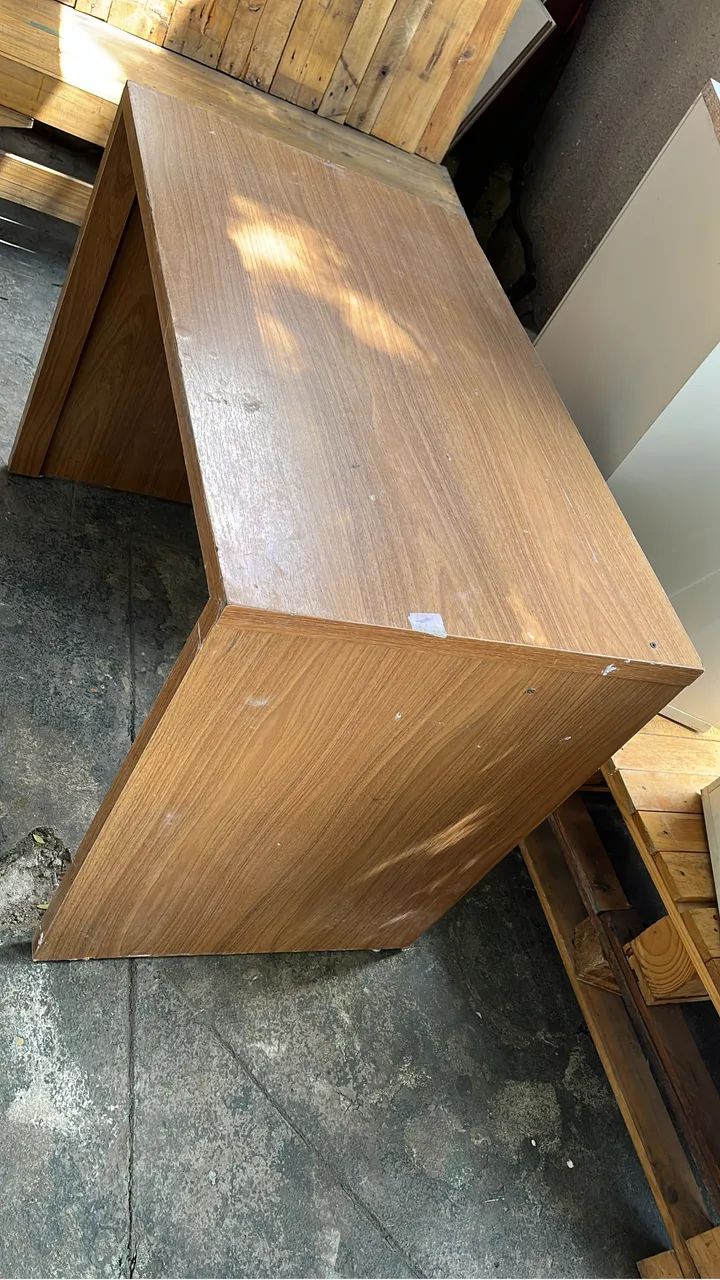 Mesa de madeira65048987892738120
