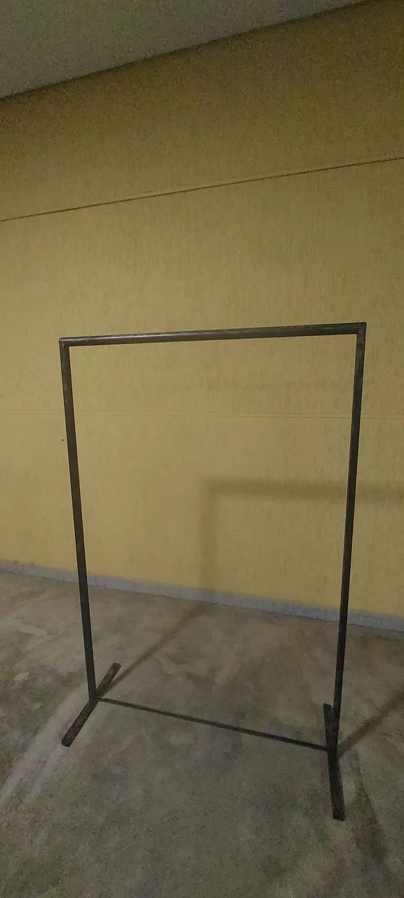 Cabideiro de ferro para comércio ou residência 