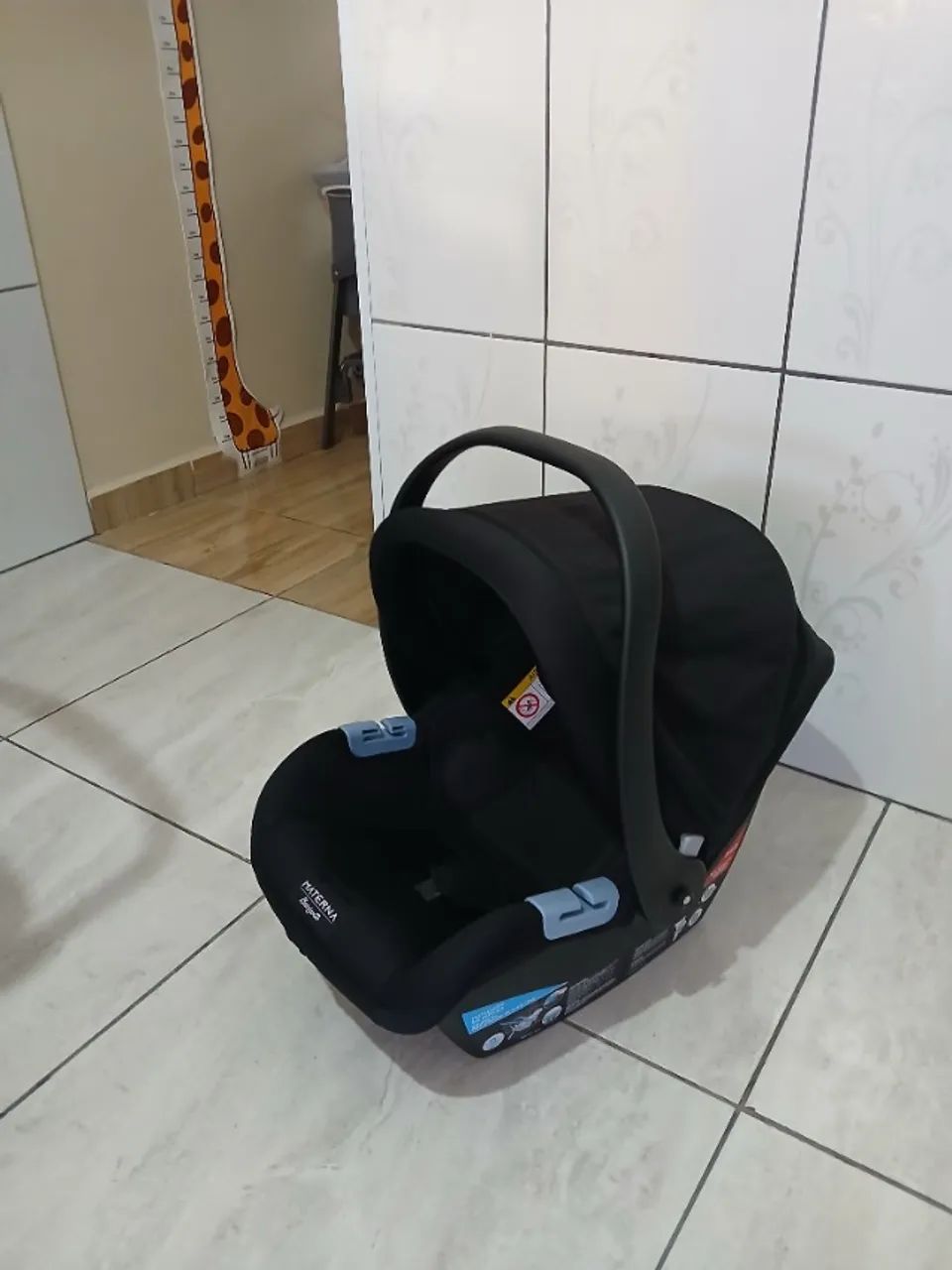 Carrinho de bebê com bebê conforto  - Foto 2
