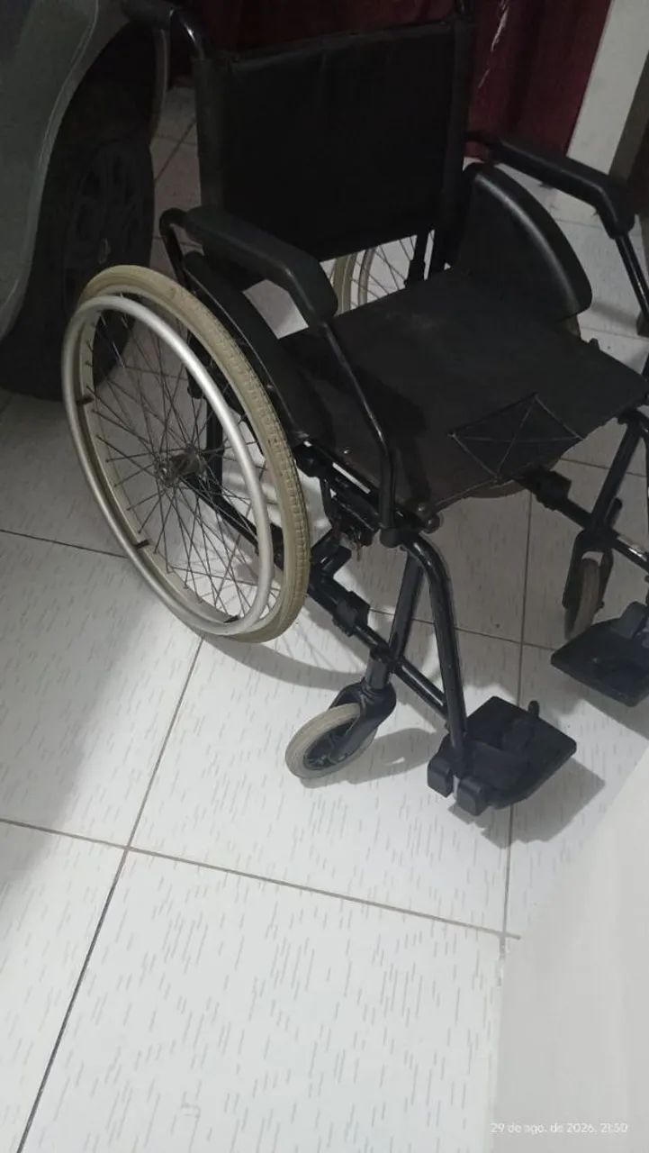 Cadeira de rodas de marca - Foto 3