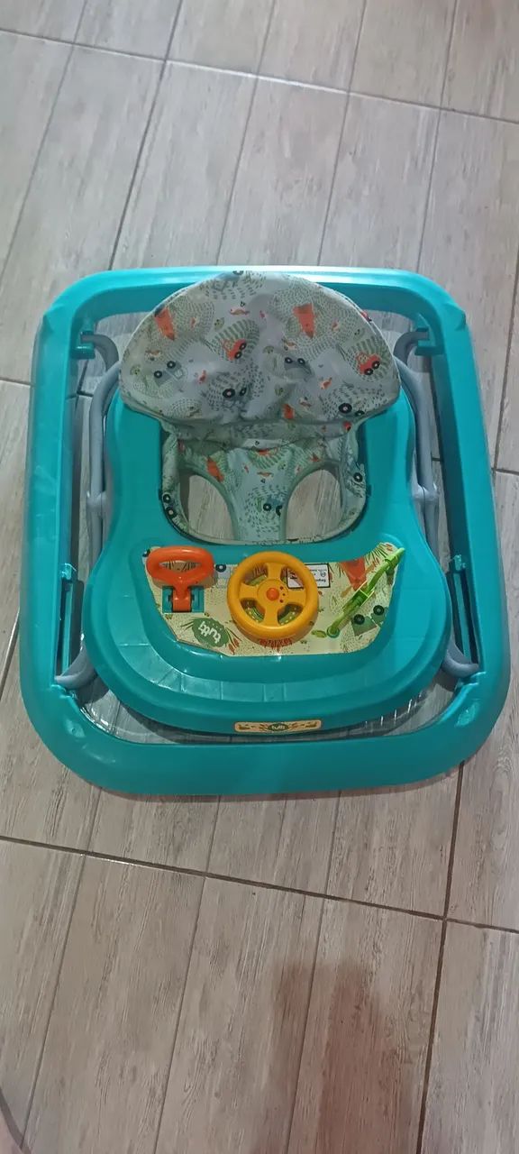 Vendo bebê conforto 150,00 e andajar 120,00