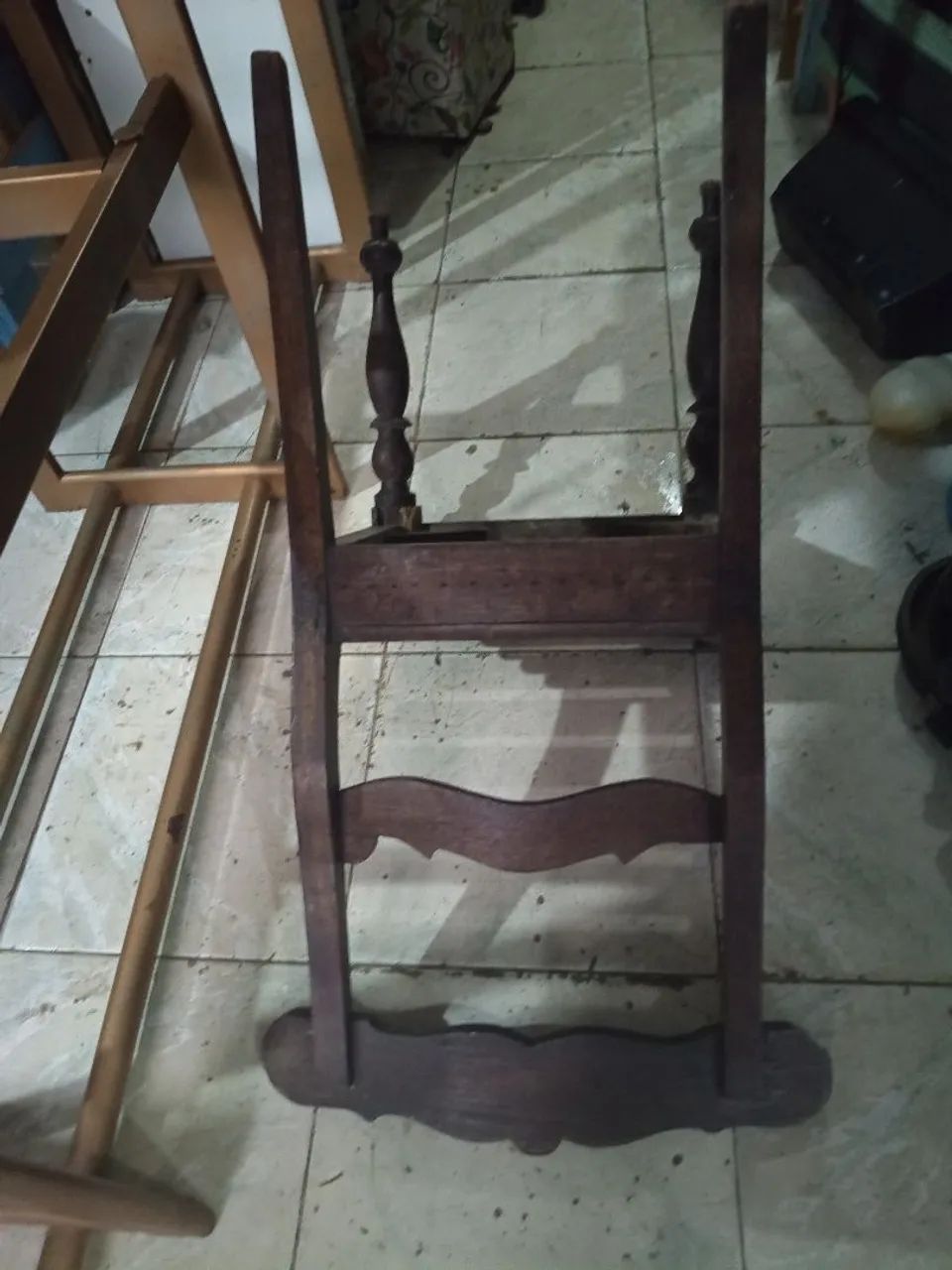 Cadeira vintage de madeira  - Foto 2