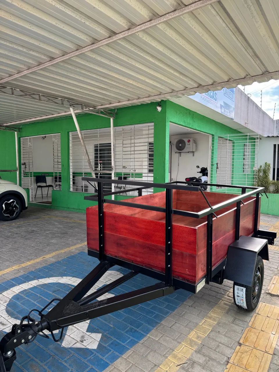 Carretinha um eixo nova 