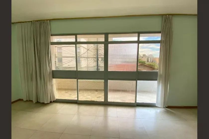 Casa à Venda - Colégio Batista, 4 Quartos, 280 m2