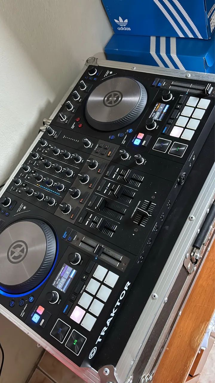 CONTROLADORA DJ TRAKTOR S4 MK3 - Foto 4