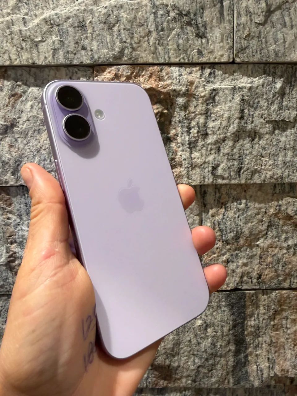 iPhone 17 Lilás novo