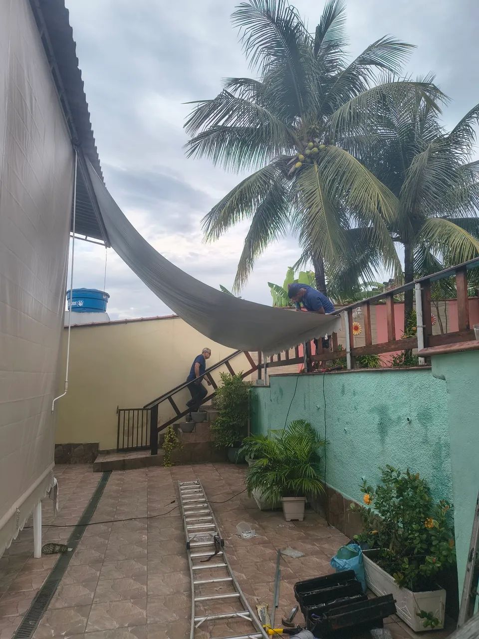 Toldo de manivela para loja e residência. - Foto 3