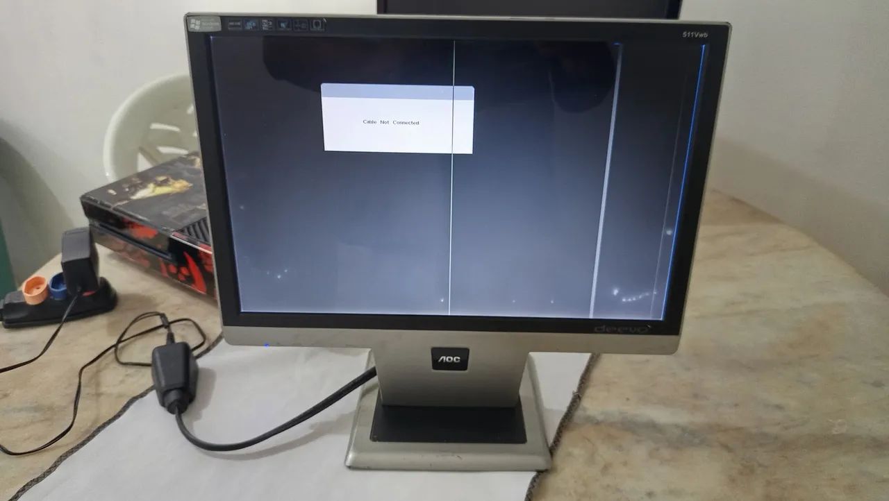Monitor AOC 16"