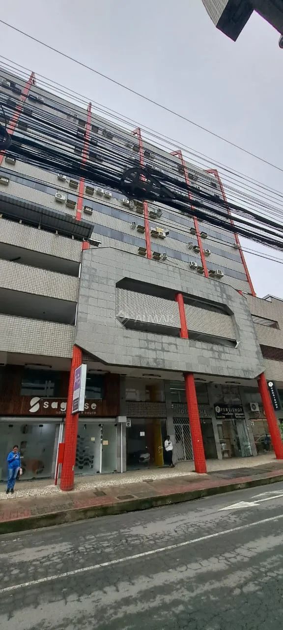 SALA MOBILIADA NO CENTRO