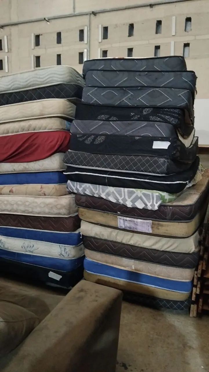 Colchões solteiro USADOS ENTREGA dentro de Uberlândia MG  - Foto 2