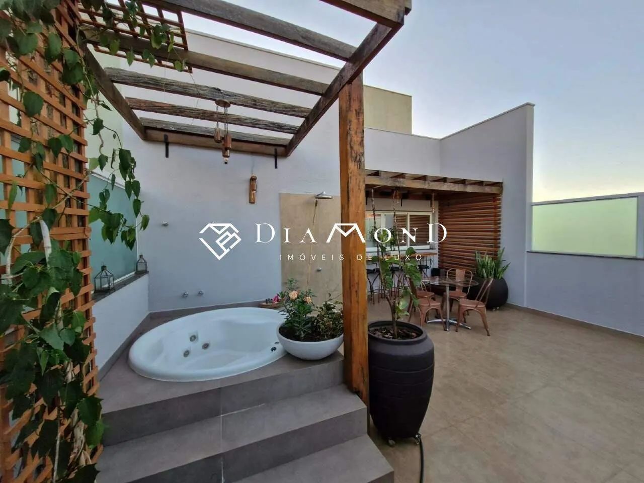 Cobertura Duplex com Jacuzzi